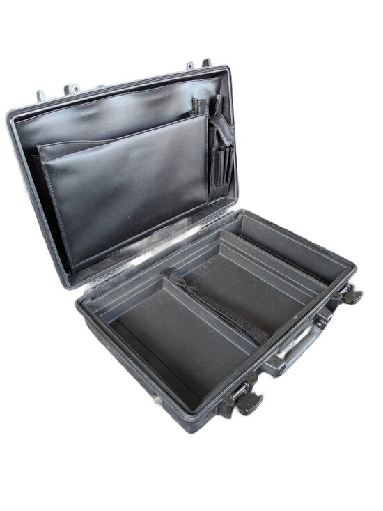 Pelican 1490 Case - Locking Laptop case / Briefcase - Picture 15 of 16